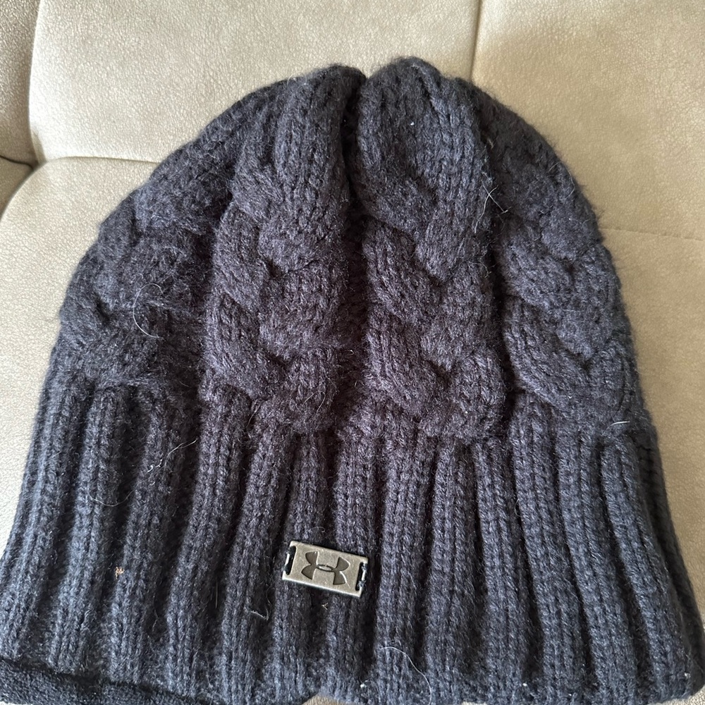 Under Armor beanie - small
